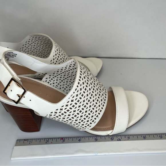 Kelly & Katie White Women's Heeled Sandals open toe. Size 9. One flaw-see pic. - Picture 11 of 13